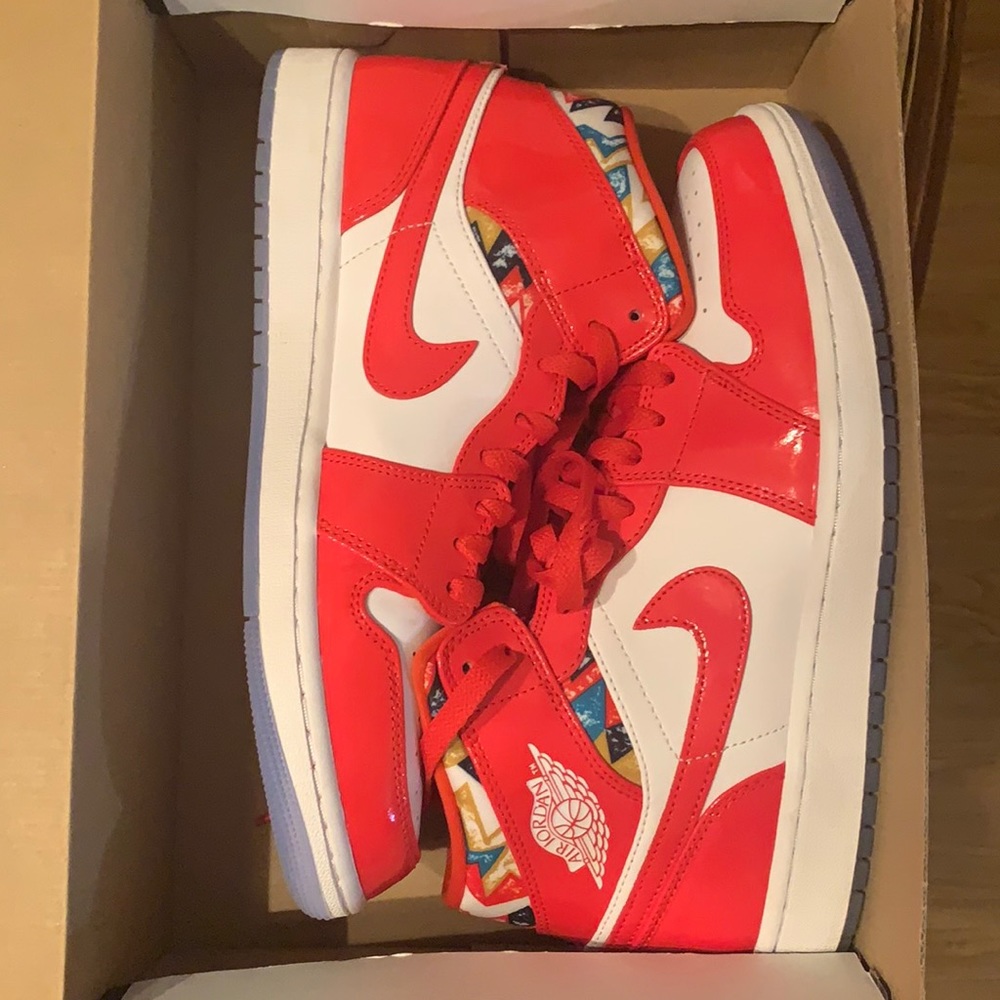 Air Jordan 1 Mid SE